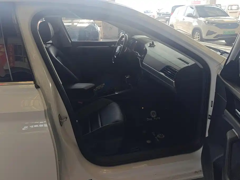 Volkswagen Sagitar — миниатюра 8