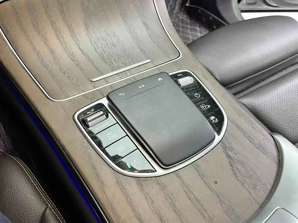 Mercedes-Benz GLC — миниатюра 16