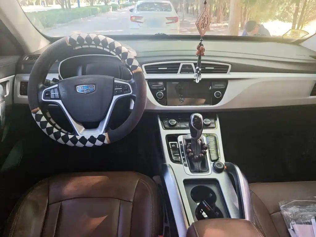 Geely Boyue — миниатюра 10