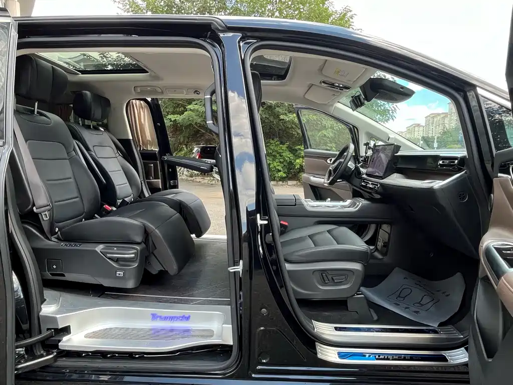 GAC Motor Trumpchi E8 PHEV — миниатюра 18