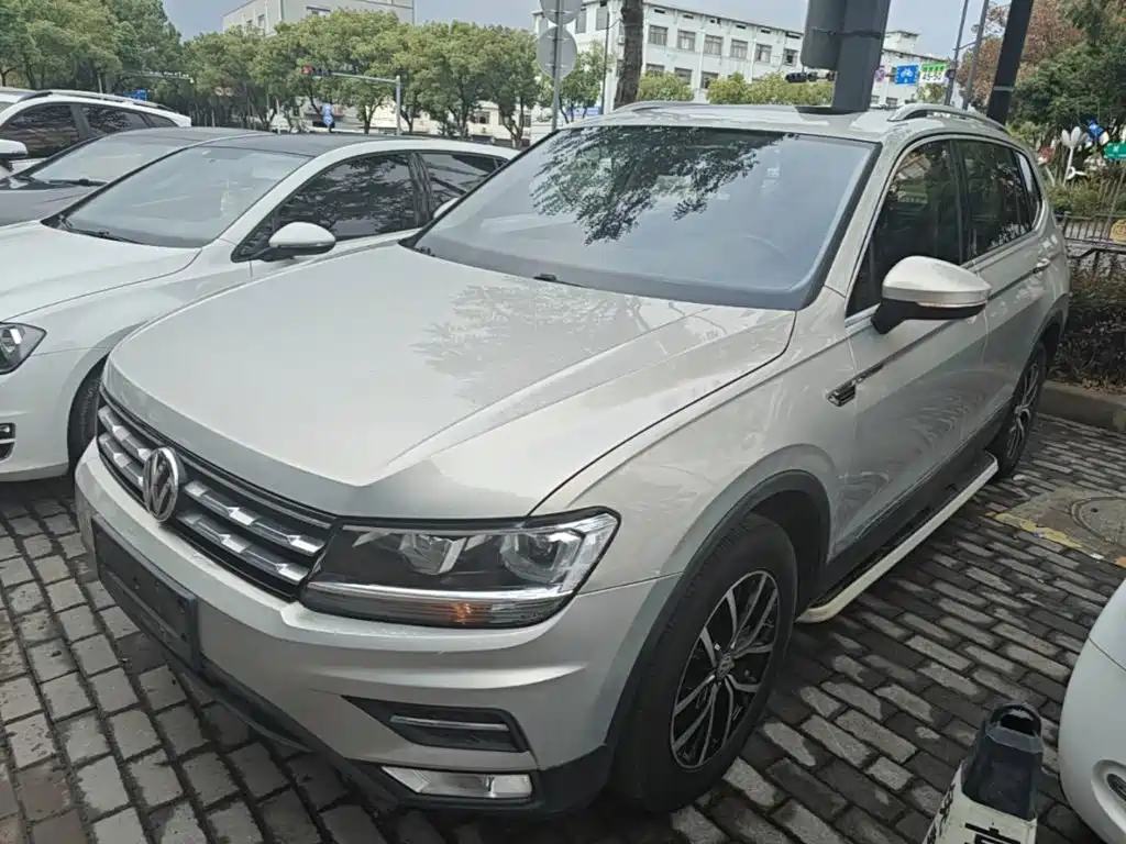 Volkswagen Tiguan L — миниатюра 2