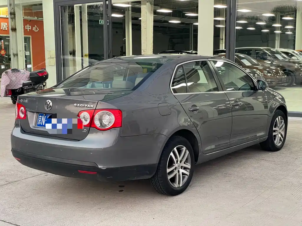 Volkswagen Sagitar — миниатюра 6