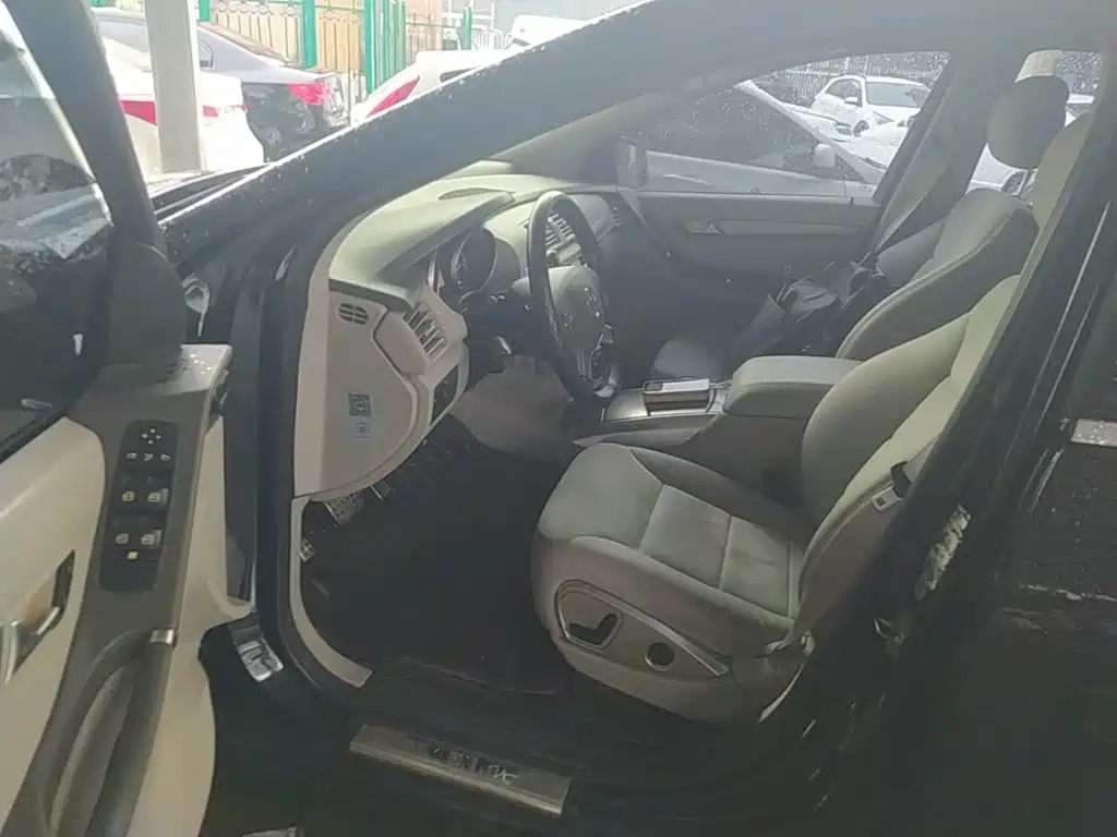 Mercedes-Benz R-Class — миниатюра 16
