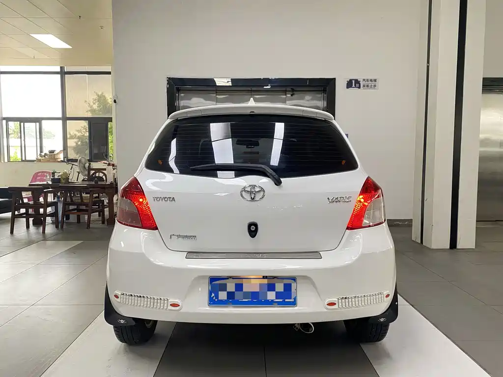 Toyota Yaris — миниатюра 7