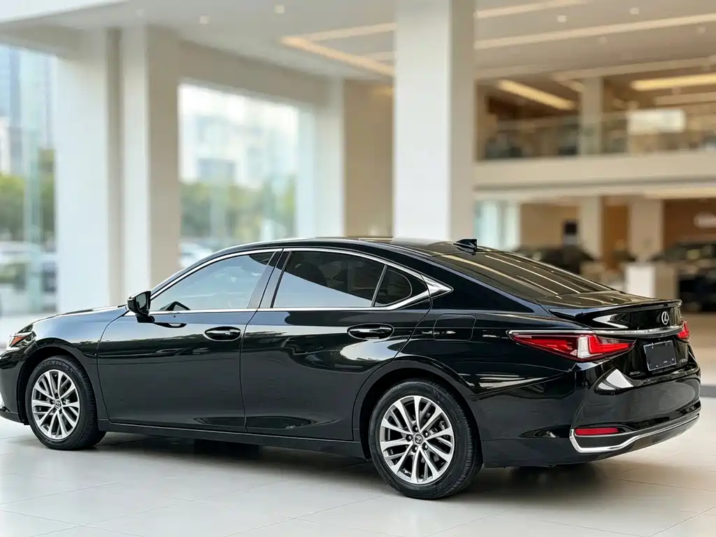 Lexus ES — миниатюра 8