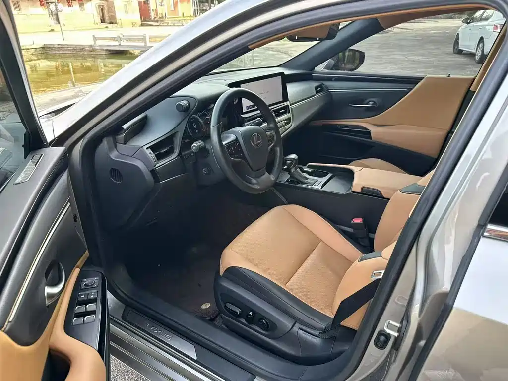 Lexus ES — миниатюра 4