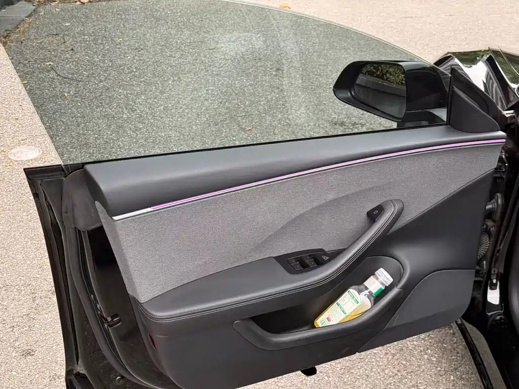 Tesla Model 3 — миниатюра 8