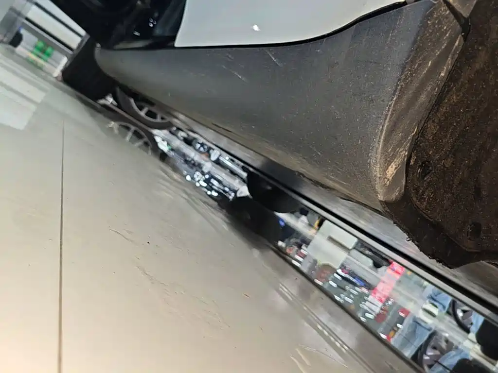 Tesla Model Y — миниатюра 22