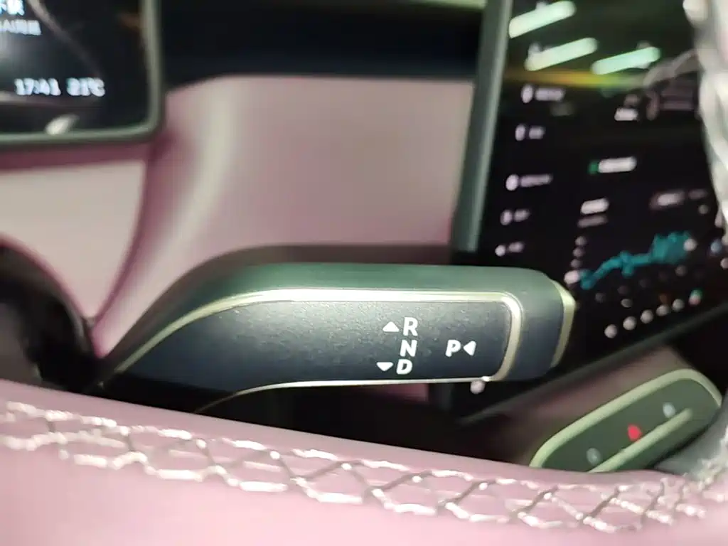 NIO ET5T — миниатюра 14