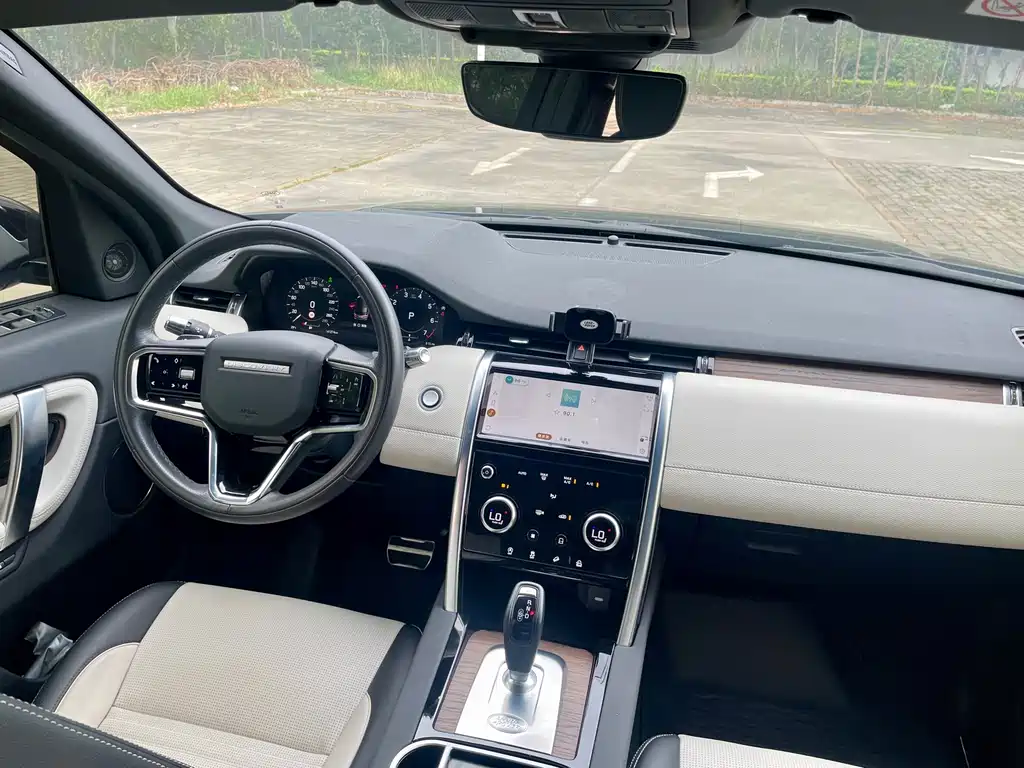 Land Rover Discovery Sport - фото 10