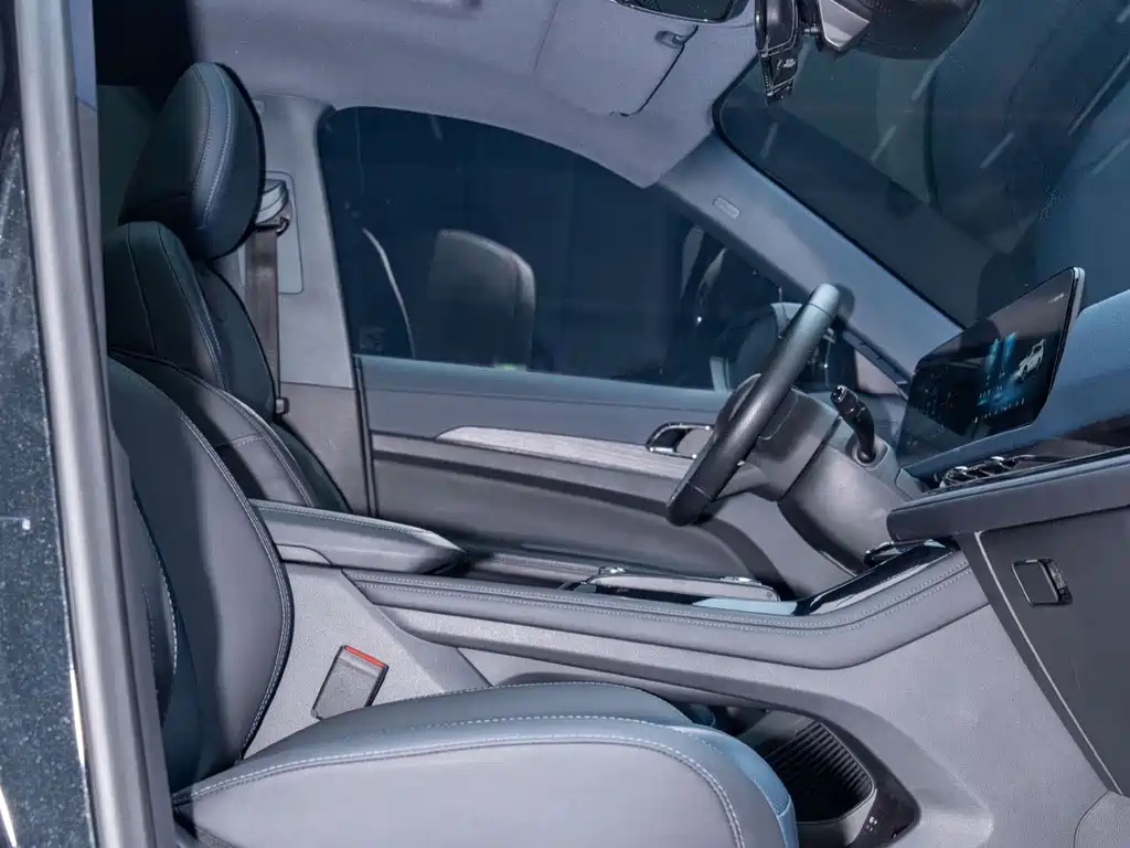 Ford Equator Sport — миниатюра 14