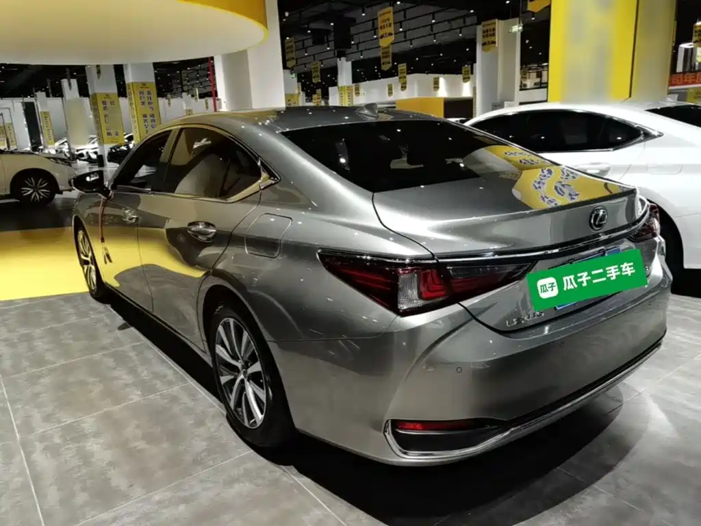 Lexus ES — миниатюра 5