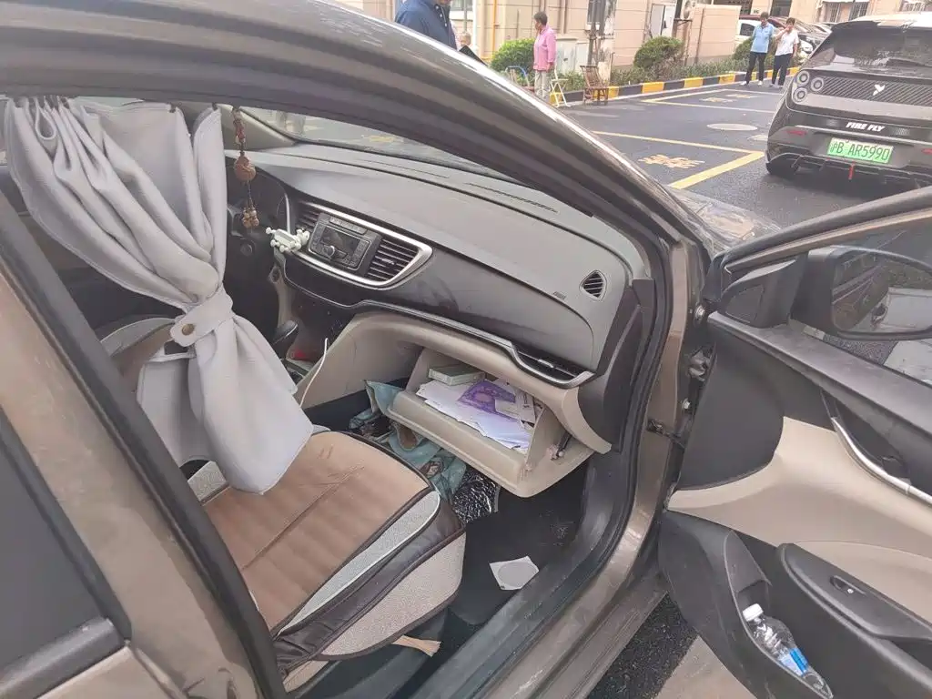 Buick Excelle — миниатюра 18