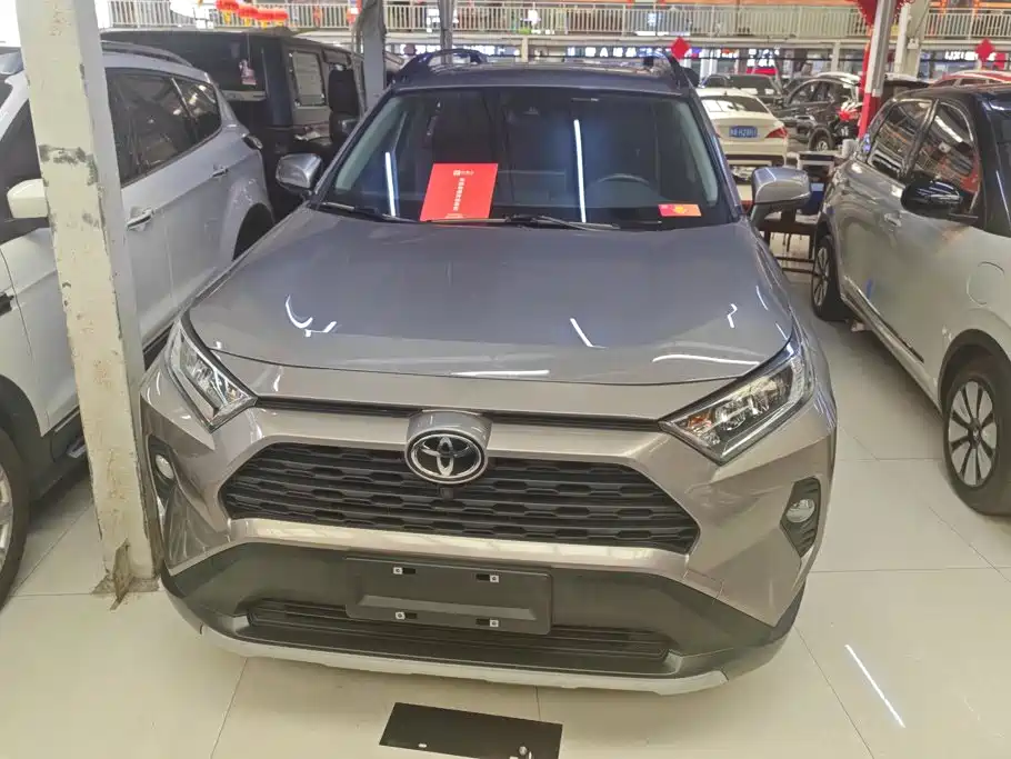 Toyota RAV4 — миниатюра 2