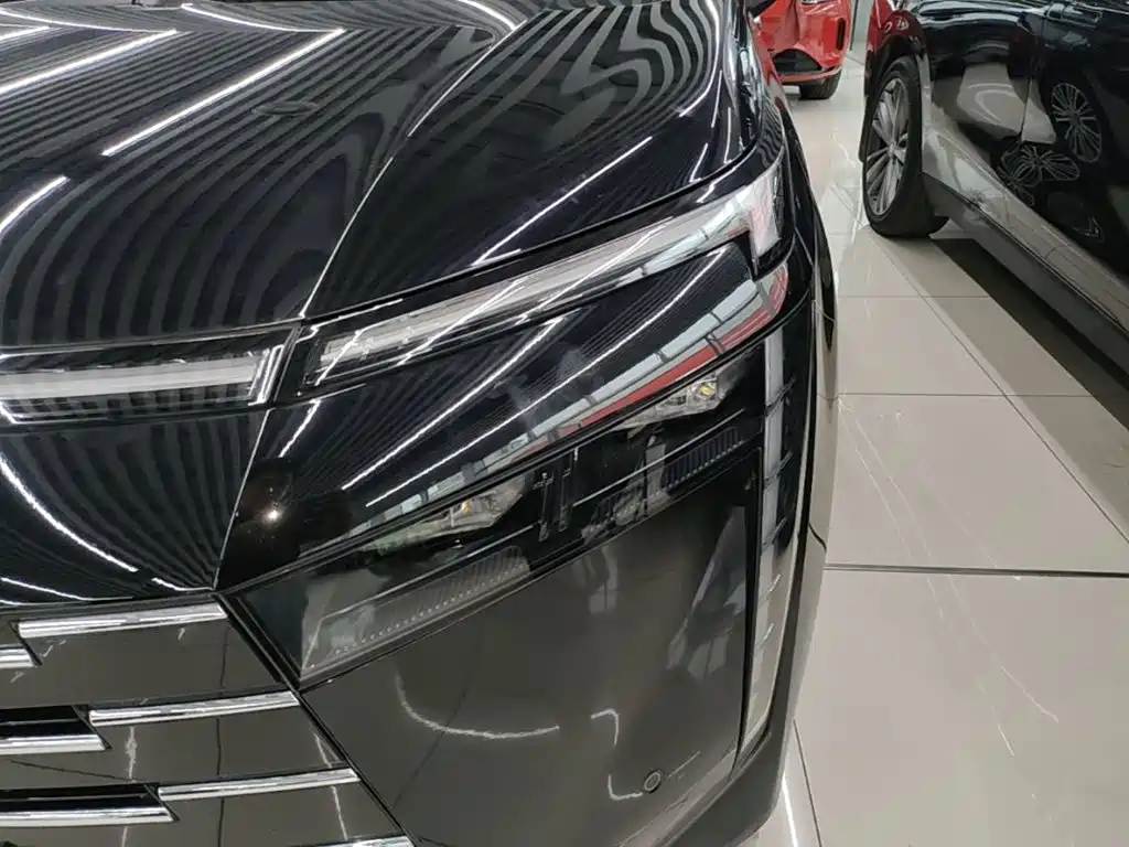 GAC Motor Trumpchi E8 PHEV — миниатюра 24