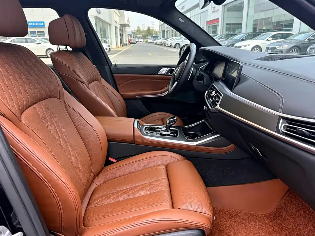 BMW X7 — миниатюра 10