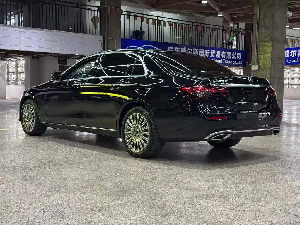 Mercedes-Benz E-Class — миниатюра 9