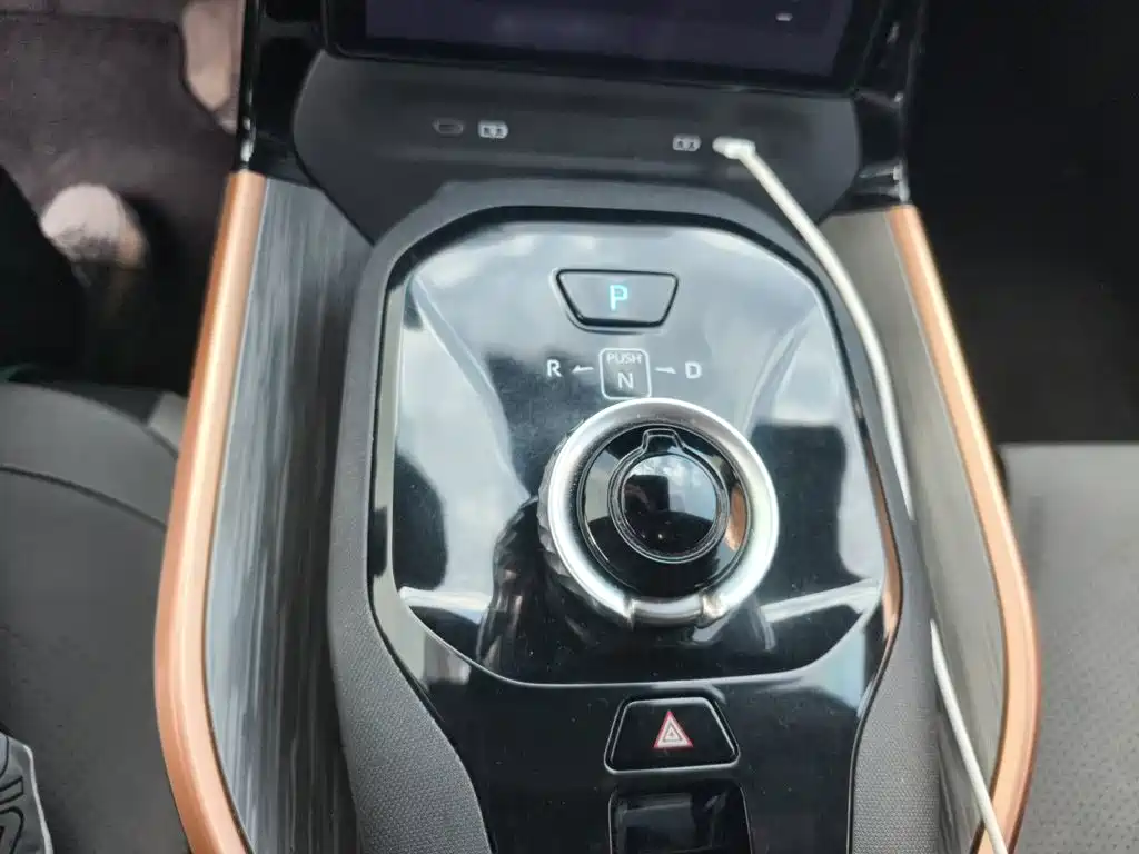 Toyota bZ3 — миниатюра 7