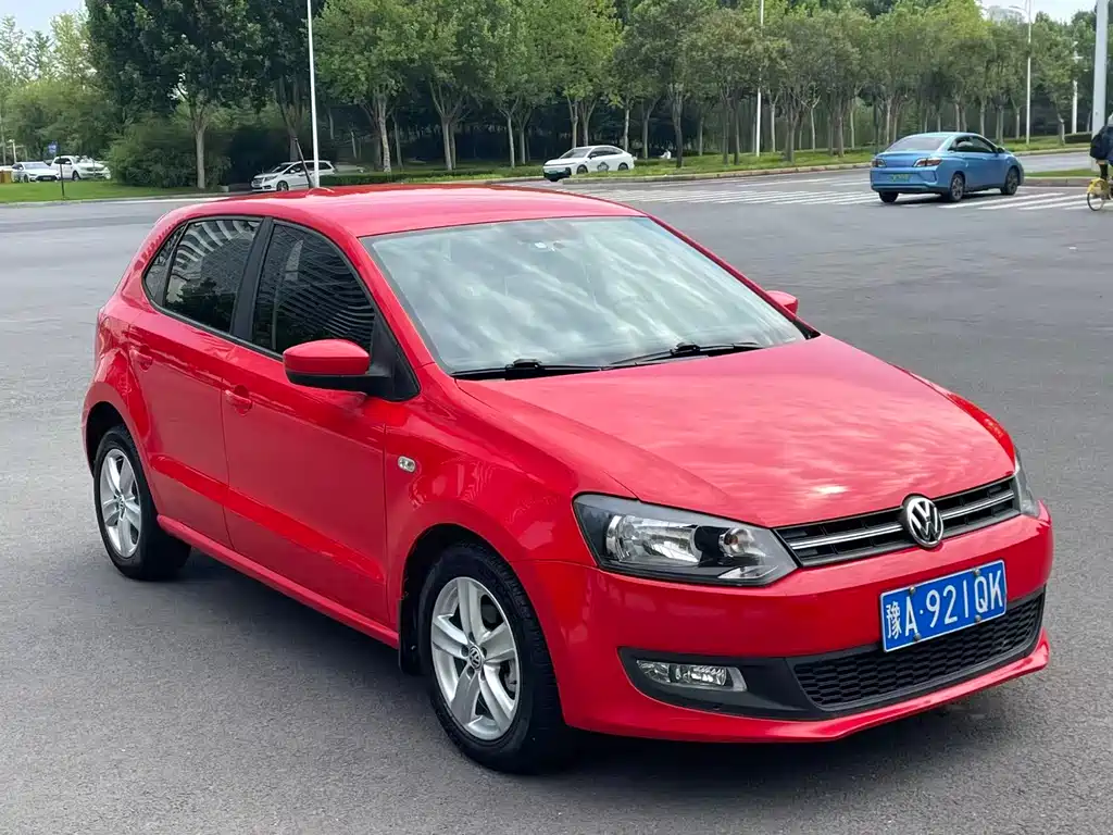 Volkswagen Polo 2011 1.4L AT
