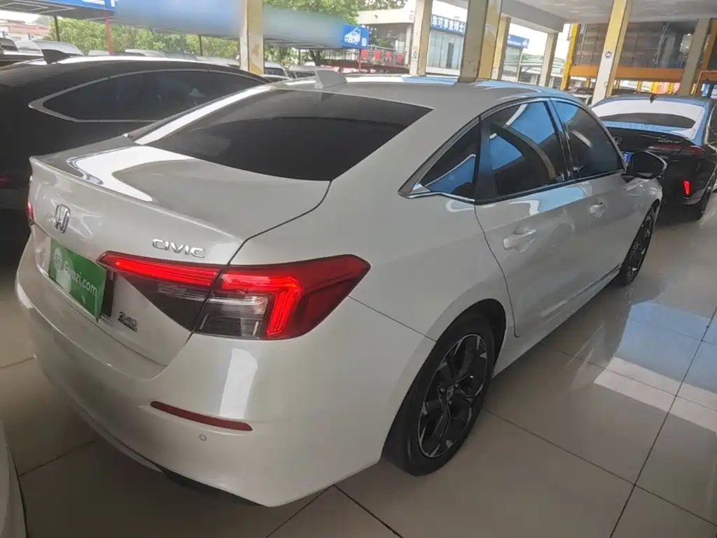 Honda Civic — миниатюра 7