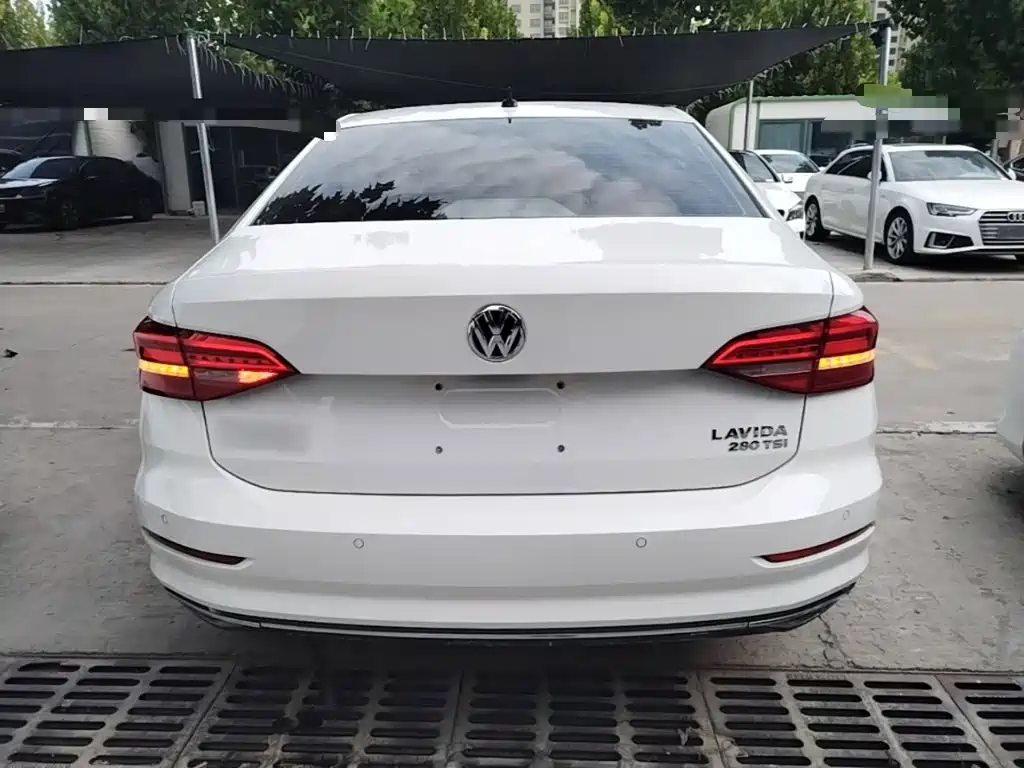 Volkswagen Lavida — миниатюра 6