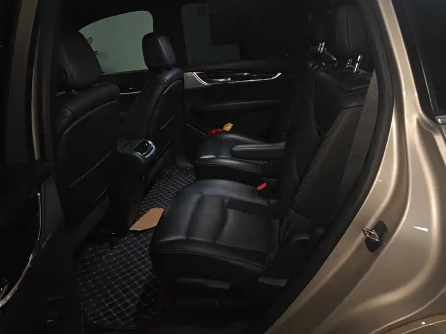 Cadillac XT6 — миниатюра 11