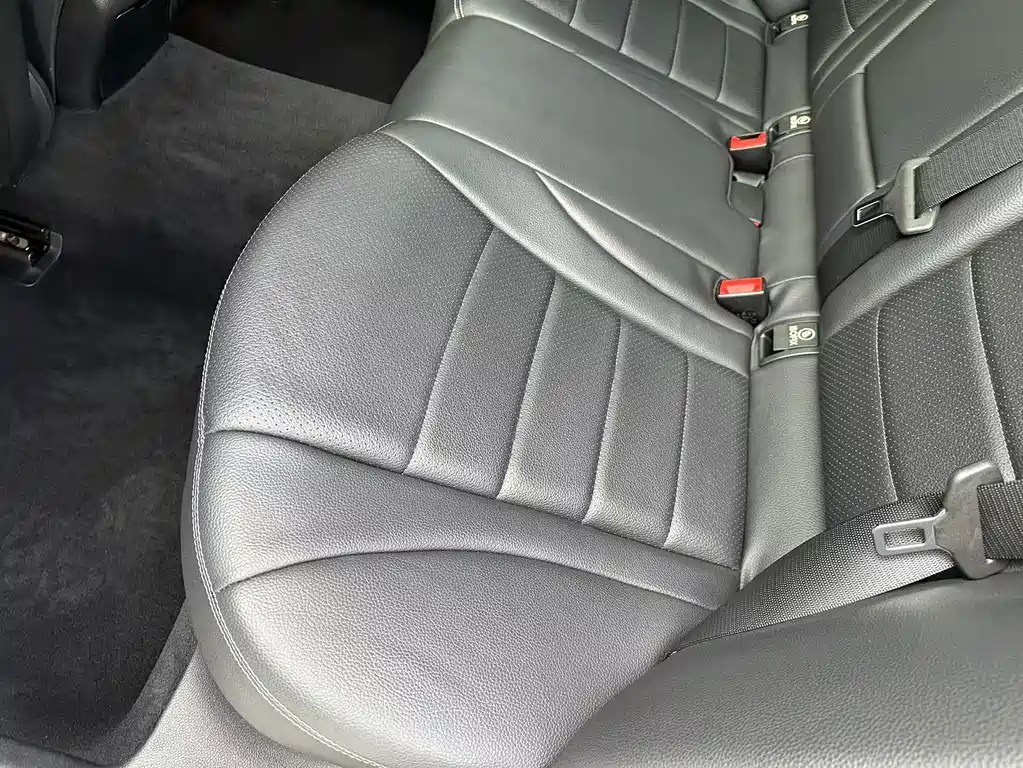 Mercedes-Benz C-Class — миниатюра 17