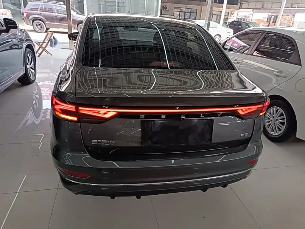 Geely Emgrand — миниатюра 6