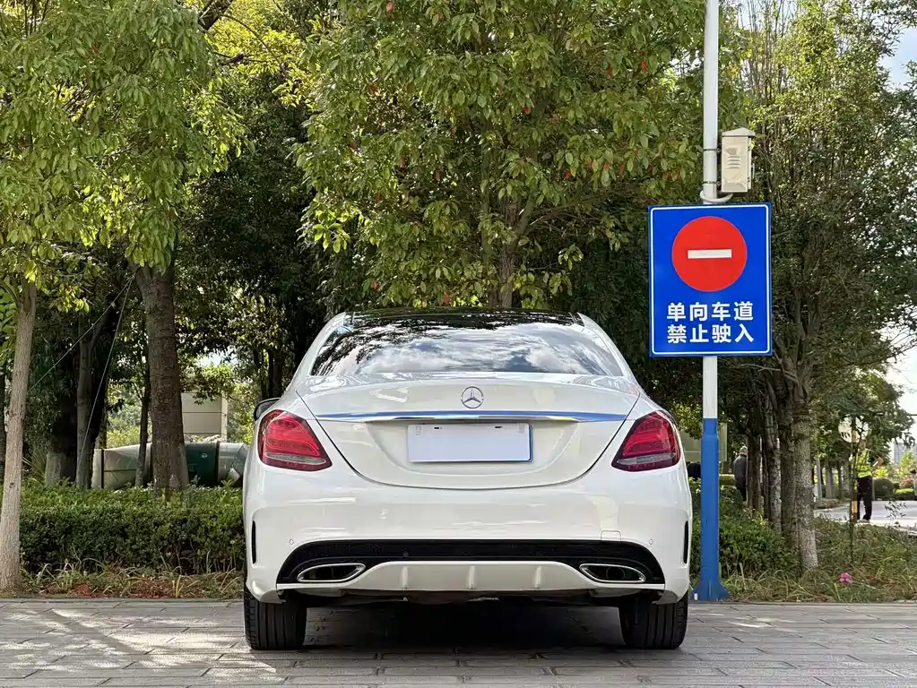 Mercedes-Benz C-Class — миниатюра 8