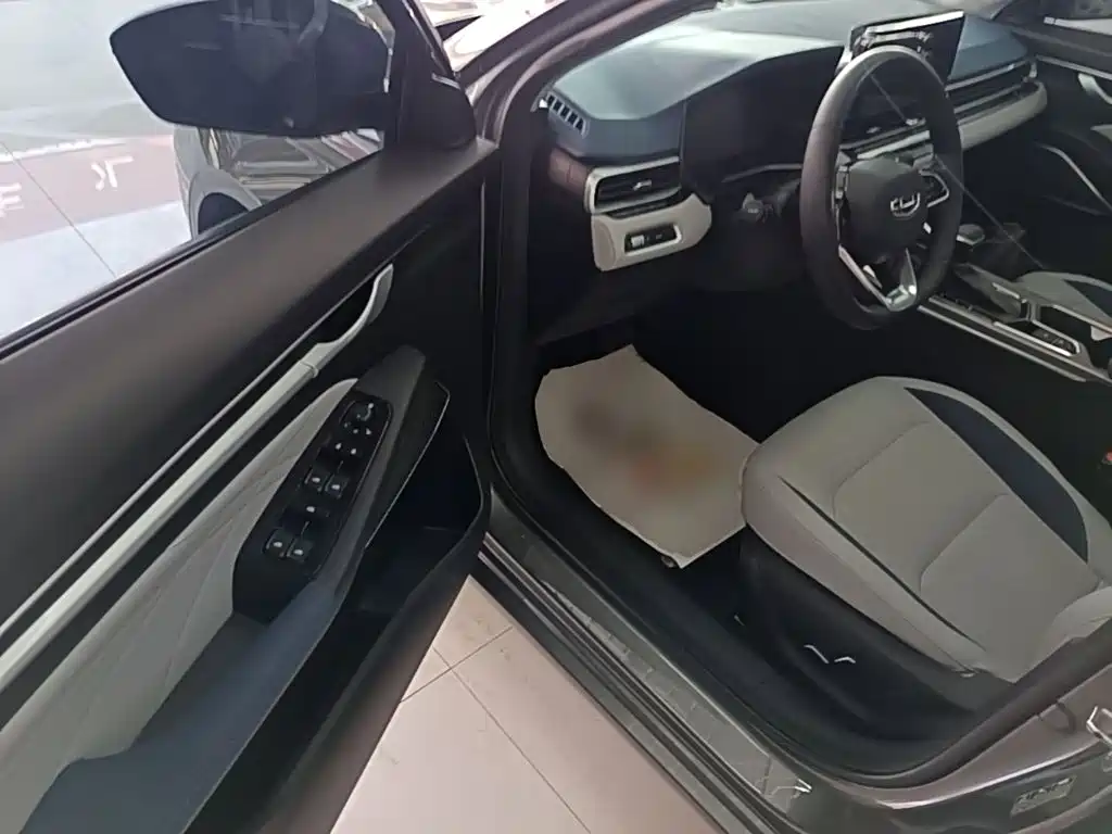 Geely Emgrand — миниатюра 16