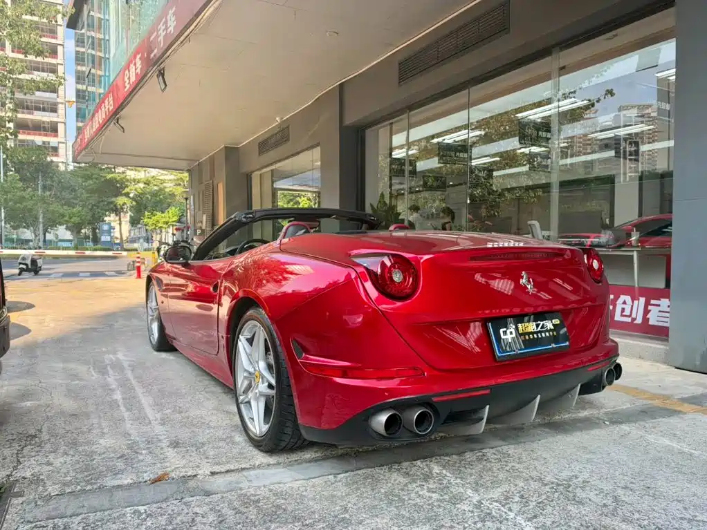 Ferrari California T — миниатюра 6