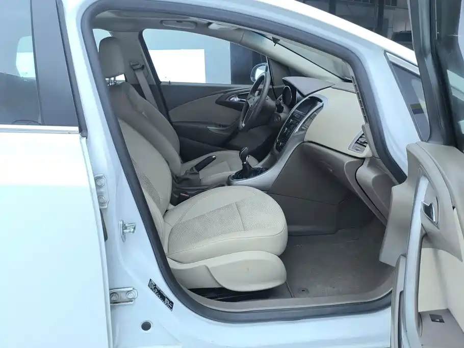 Buick Excelle — миниатюра 8