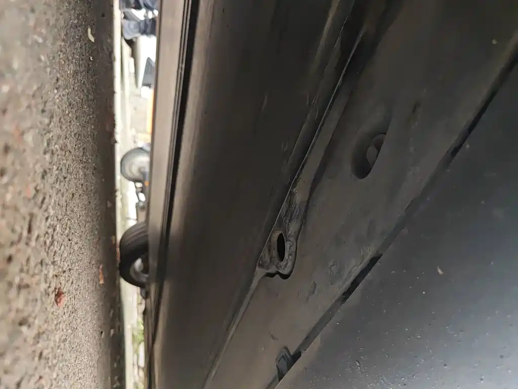 Tesla Model Y — миниатюра 18