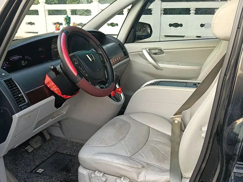 Luxgen MASTER CEO 2013 2.2T Executive