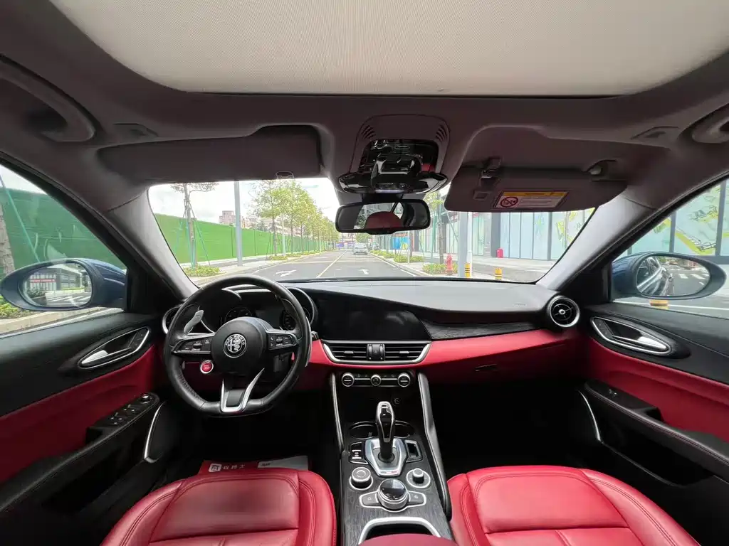 Alfa Romeo Giulia — миниатюра 13