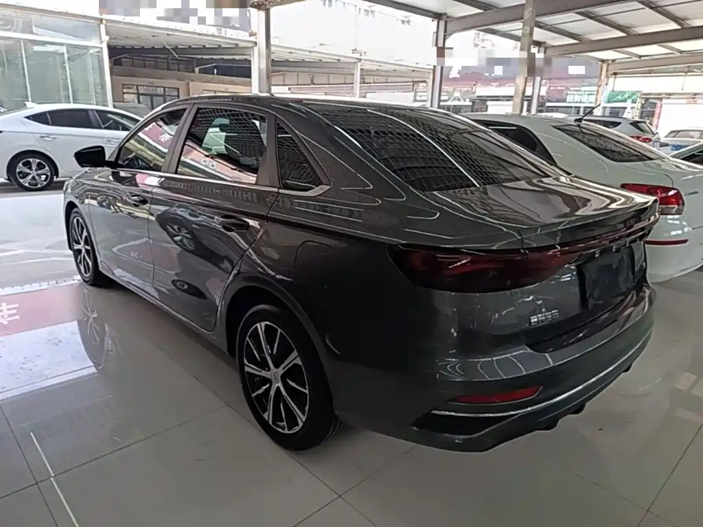 Geely Emgrand — миниатюра 5