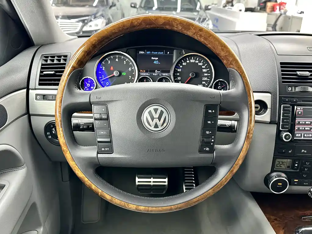 Volkswagen Touareg — миниатюра 10