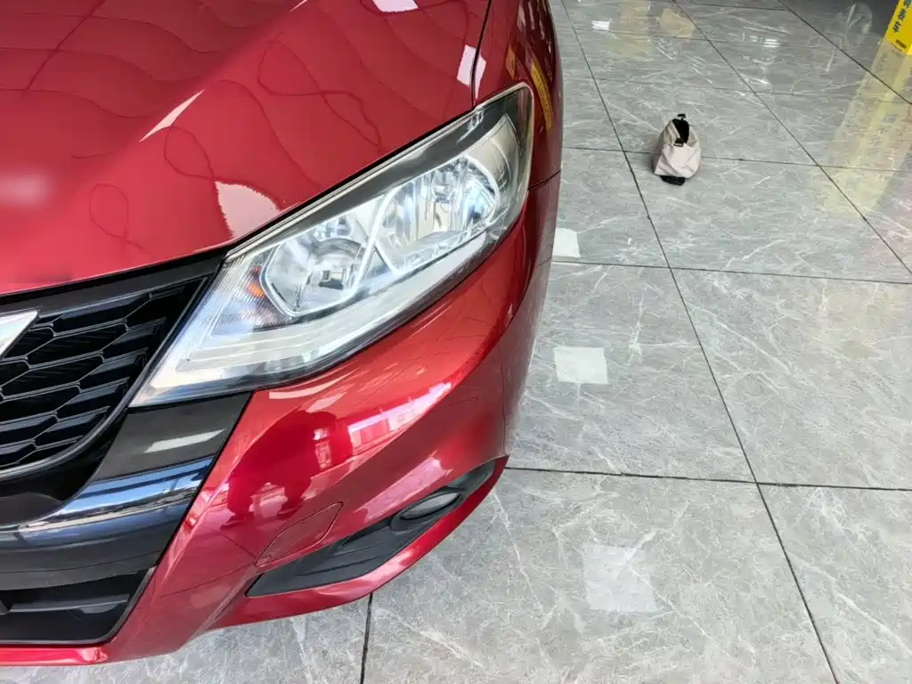 Nissan Tiida — миниатюра 24