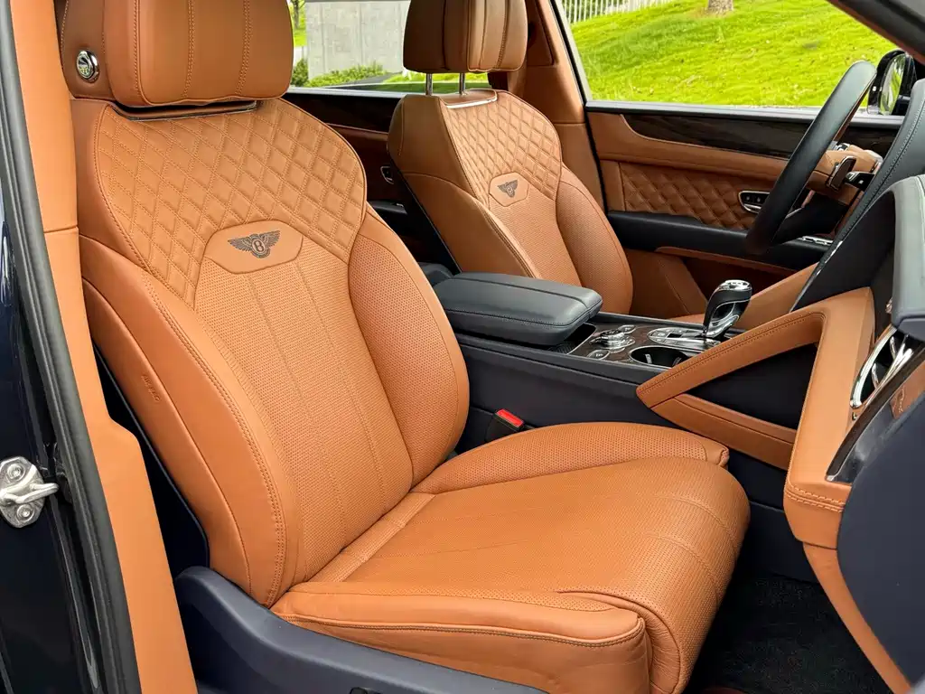 Bentley Bentayga PHEV — миниатюра 10