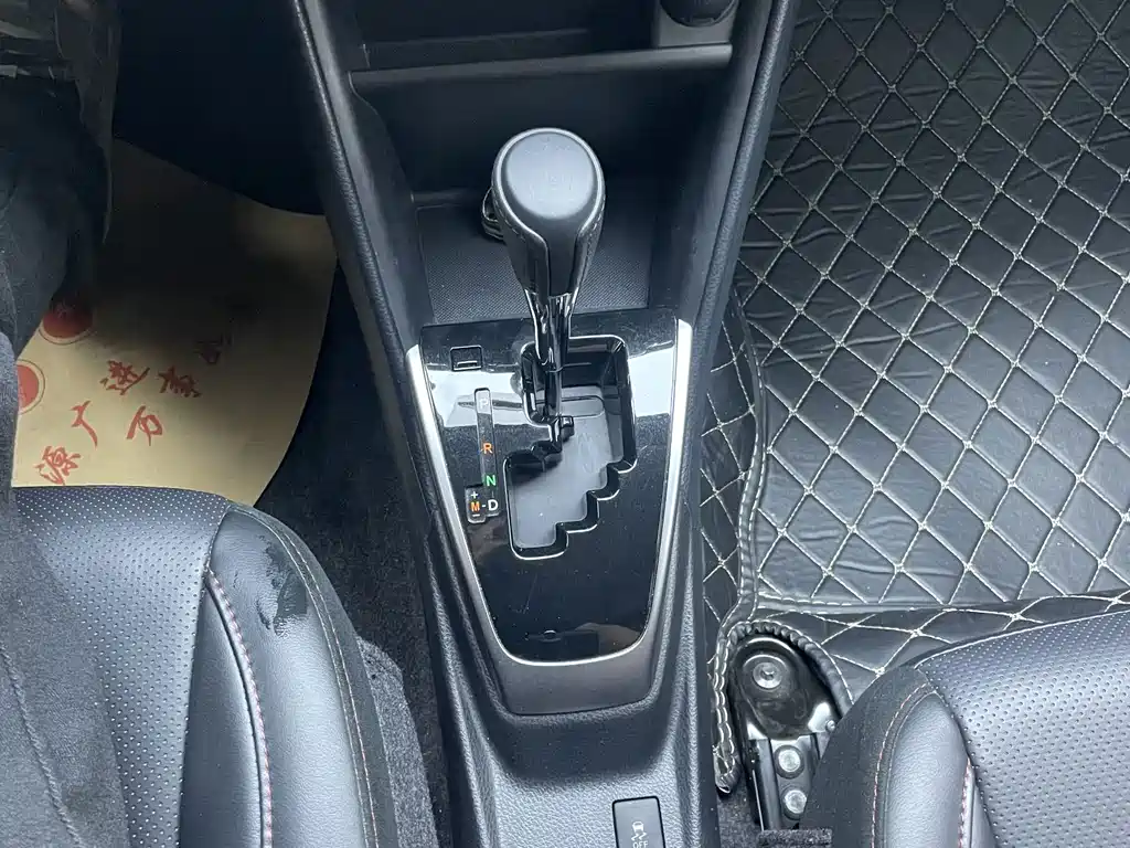 Toyota Yaris L — миниатюра 12