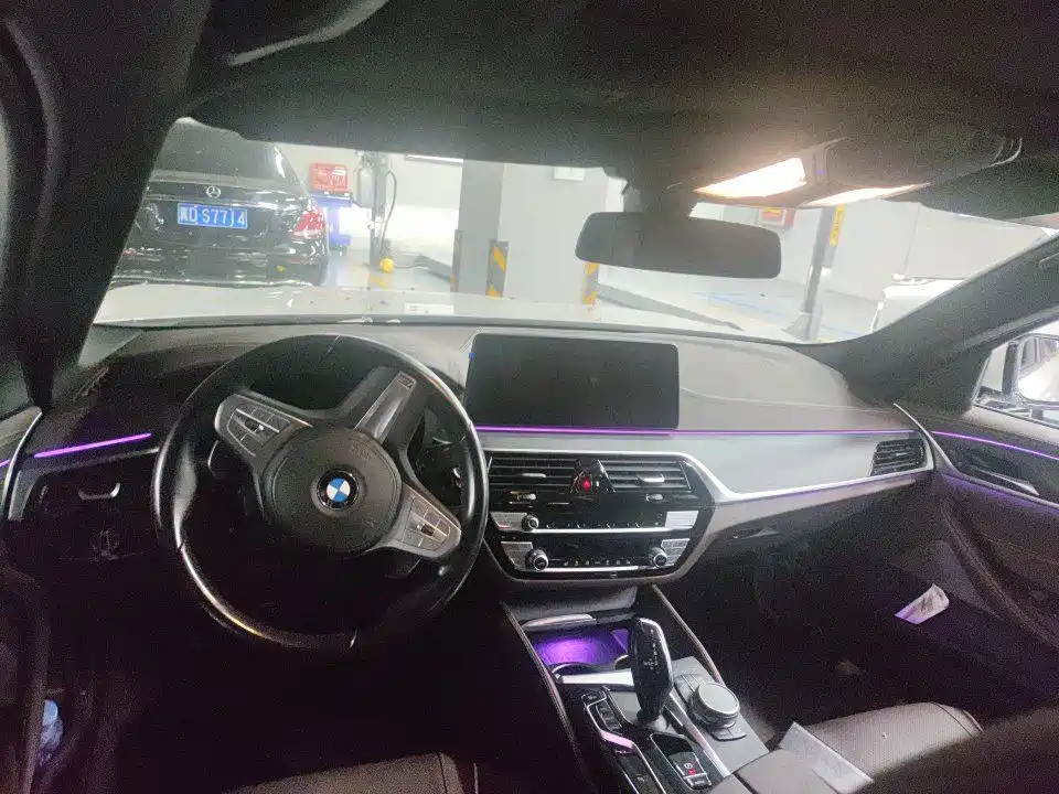 BMW 5 Series — миниатюра 5