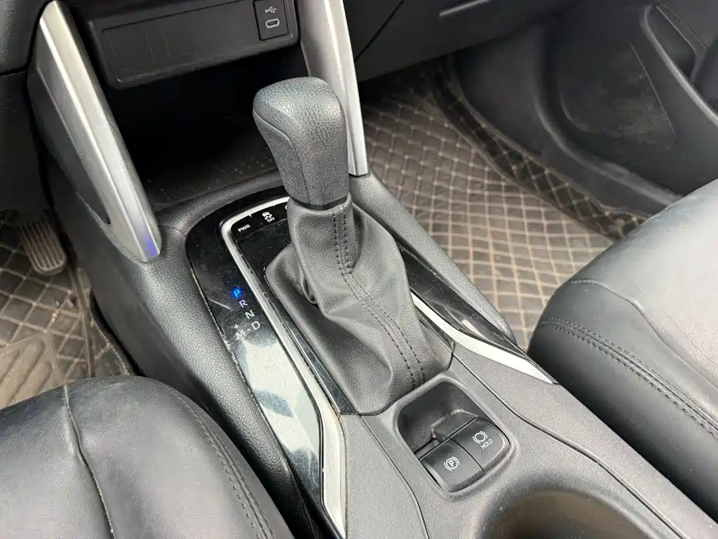 Toyota Corolla Cross — миниатюра 9