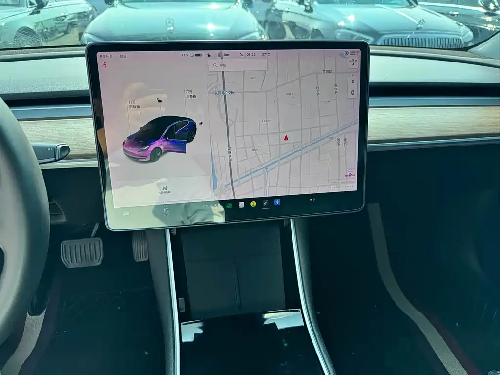 Tesla Model 3 — миниатюра 10