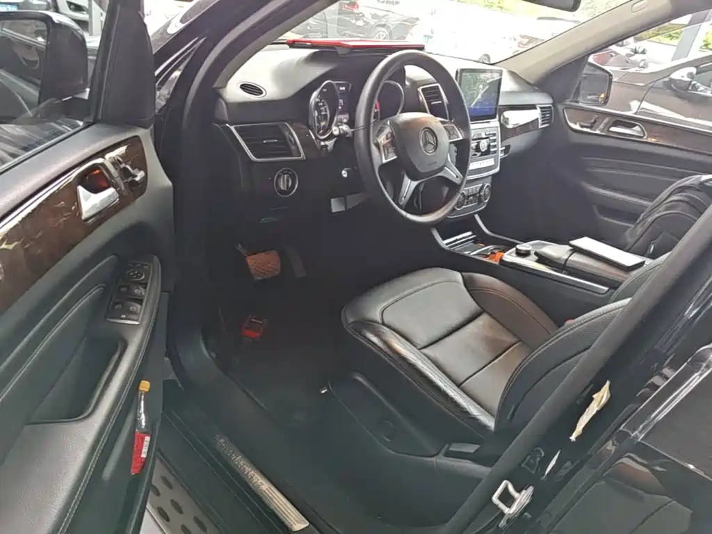 Mercedes-Benz M-Class — миниатюра 16