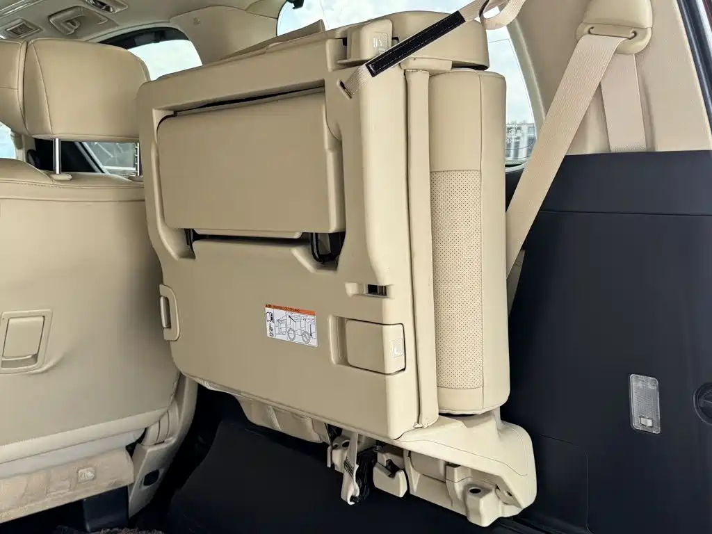 Toyota Alphard — миниатюра 14