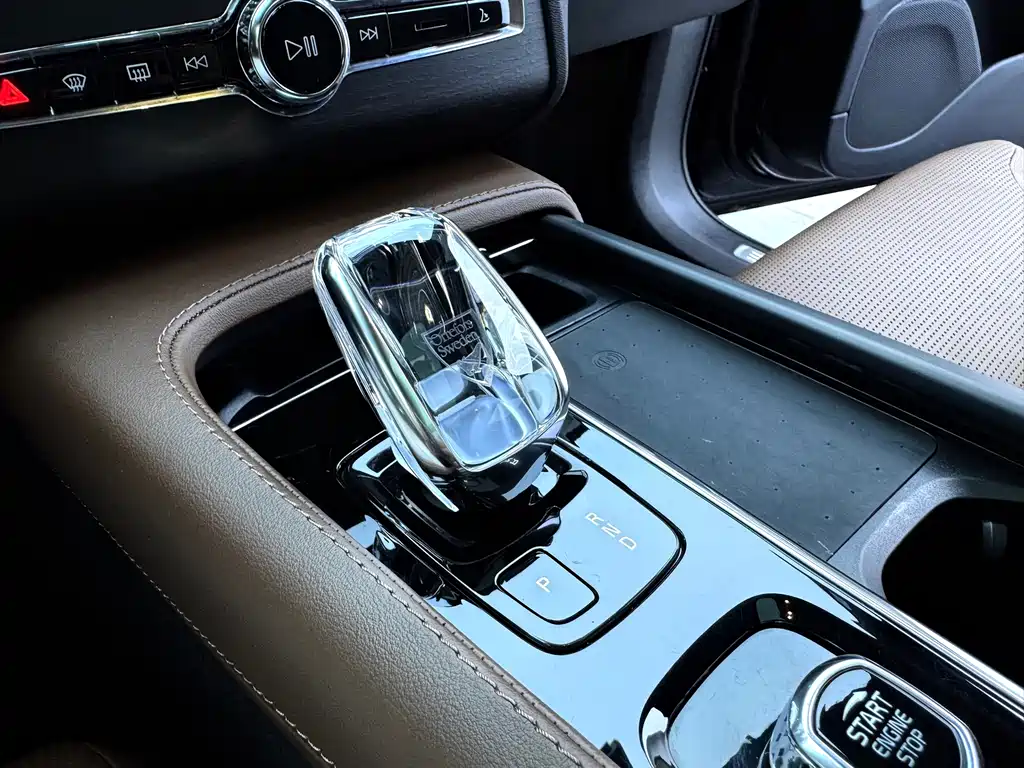 Volvo XC90 — миниатюра 27