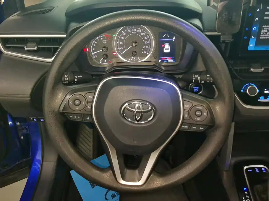 Toyota Corolla Cross — миниатюра 15