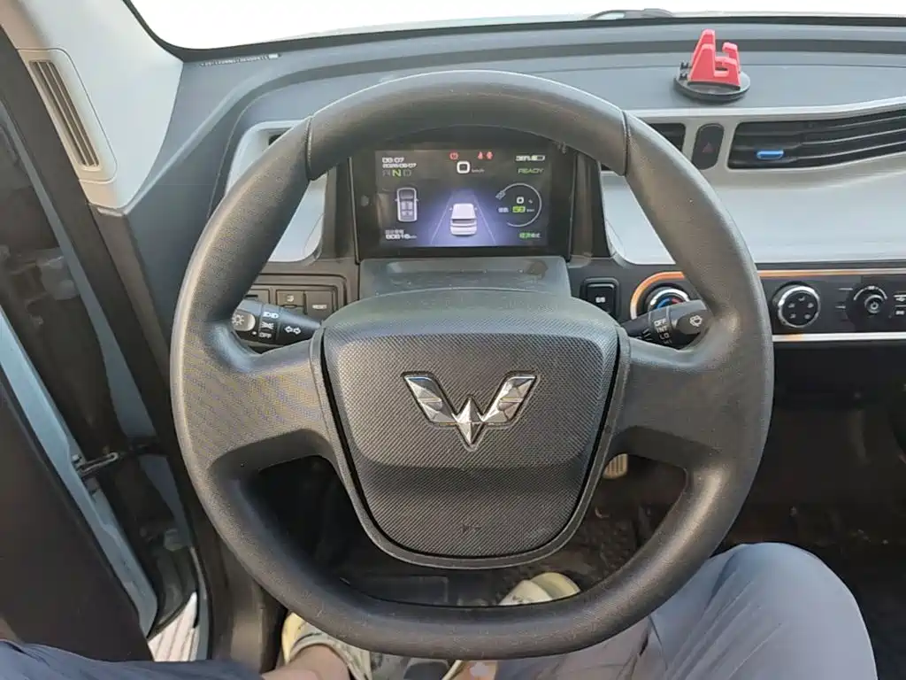 Wuling MINIEV — миниатюра 11