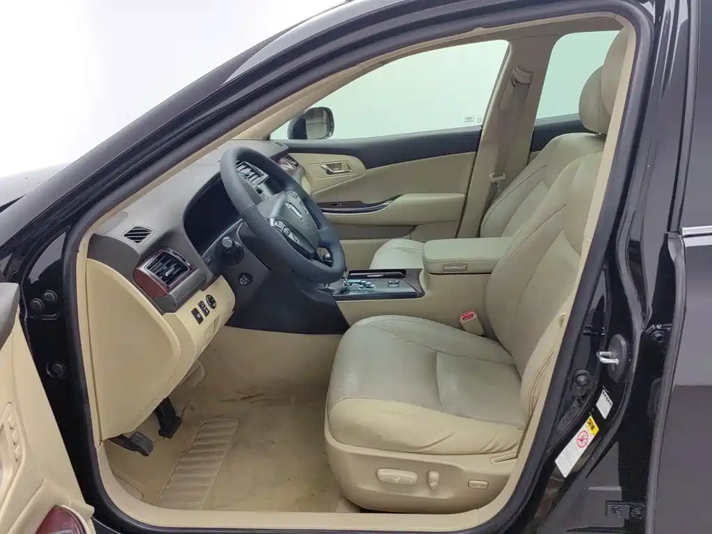 Toyota Crown — миниатюра 10