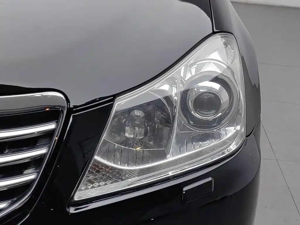 Toyota Crown — миниатюра 7